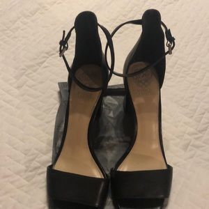 VINCE CAMUTO Blk Leather AnkleStrap Sandal size 10